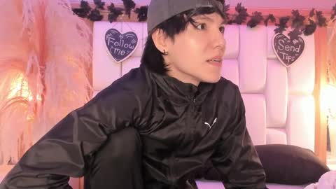 Snapshot of daphne_and_roger chatting on April 2026 11:08:01 AM daphne_and_roger online show from April 2026 11:08:01 AM