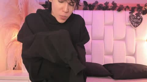 Snapshot of daphne_and_roger chatting on April 2026 11:08:01 AM daphne_and_roger online show from April 2026 11:08:01 AM