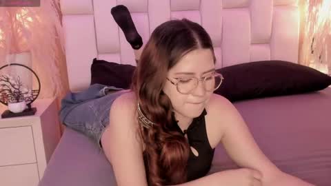 Snapshot of daphne_and_roger chatting on April 2026 11:27:01 AM daphne_and_roger online show from April 2026 11:27:01 AM