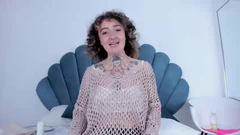 Snapshot of daphne_blunt chatting on December 2024 09:55:02 AM Daphne Blunt online show from December 2024 09:55:02 AM