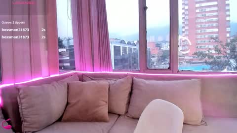 Snapshot of daphne_chers chatting on October 2025 08:08:02 PM daphne_chers online show from October 2025 08:08:02 PM