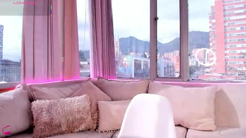 Snapshot of daphne_chers chatting on December 2025 08:37:02 PM daphne_chers online show from December 2025 08:37:02 PM