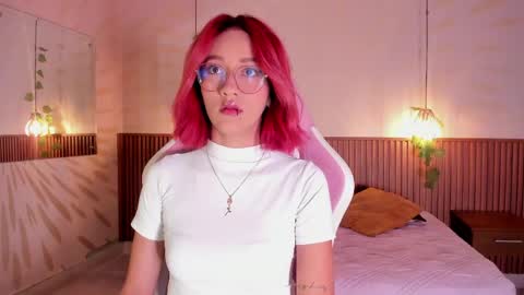 Snapshot of daphne_courtis chatting on June 2026 02:38:01 AM Daphne online show from June 2026 02:38:01 AM