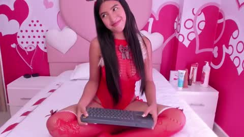 Daphne  online show from December 2024 02:12:01 PM