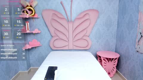 Daphne  online show from December 2024 02:10:01 PM