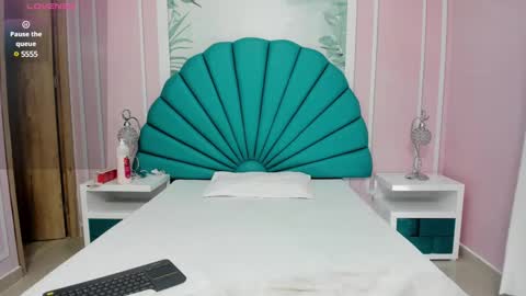 Daphne  online show from January 2025 02:35:02 PM