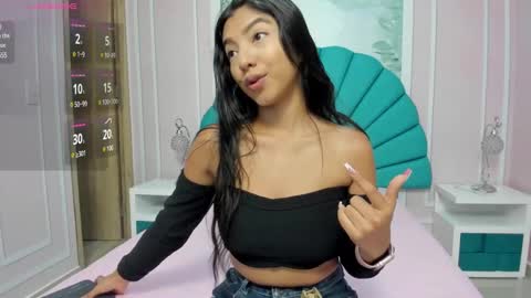 Daphne  online show from January 2025 11:14:01 AM