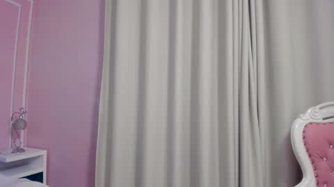 Daphne  online show from January 2025 05:19:02 AM