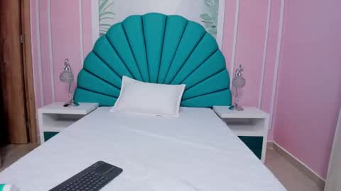 Daphne  online show from February 2025 06:39:02 AM