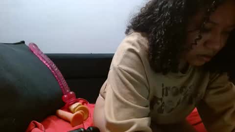 Snapshot of daphne_grande chatting on March 2026 03:11:01 AM daphne_grande online show from March 2026 03:11:01 AM