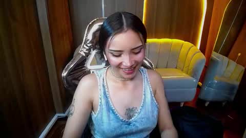 Snapshot of daphne_nicole_b chatting on March 2026 12:45:02 PM daphne_nicole_b online show from March 2026 12:45:02 PM