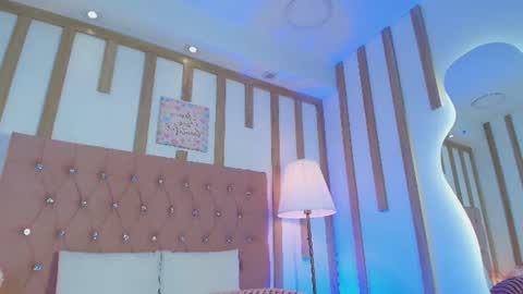 Daphne Velmont  online show from July 2026 10:21:02 AM