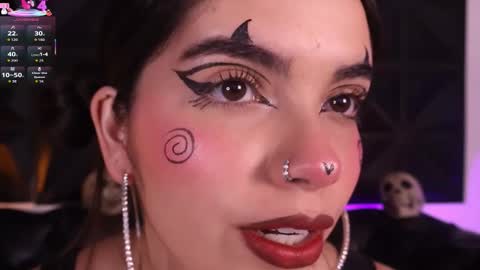 Daphne online show from October 2025 01:23:02 PM