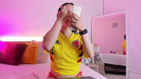 Snapshot of daphnevalucci chatting on June 2026 03:52:02 AM daphnevalucci online show from June 2026 03:52:02 AM