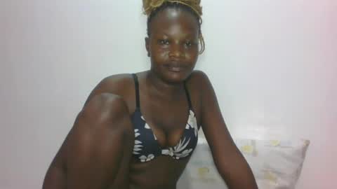 Snapshot of darberry21 chatting on June 2026 04:25:02 AM ESTHER online show from June 2026 04:25:02 AM