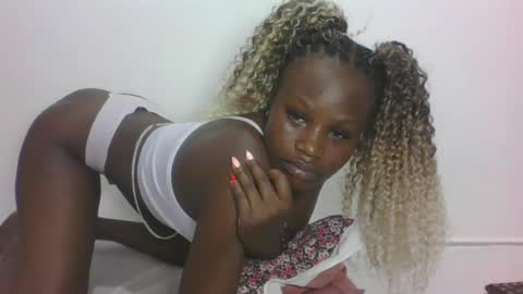 Snapshot of darberry21 chatting on July 2026 05:43:02 AM ESTHER online show from July 2026 05:43:02 AM