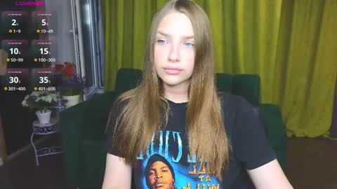 Snapshot of dariaangels chatting on June 2026 05:37:01 PM dariaangels online show from June 2026 05:37:01 PM