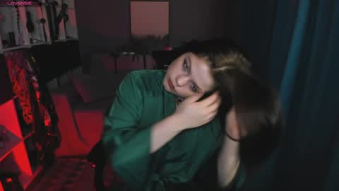 Snapshot of darina_wilson chatting on January 2025 08:19:02 PM Dari the it woman online show from January 2025 08:19:02 PM