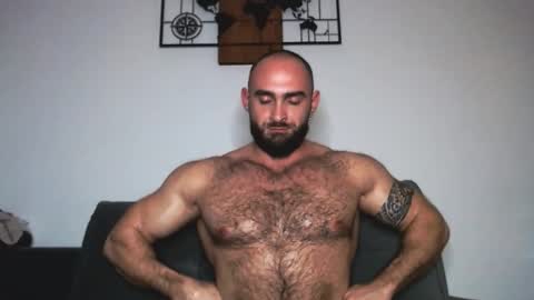Dario  Muscel King online show from December 2025 07:42:01 PM