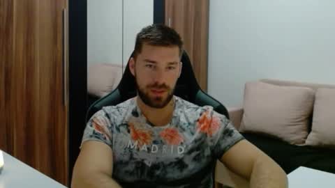 darius_94 online show from February 2026 06:06:02 AM