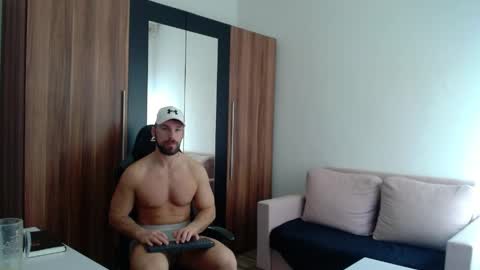 darius_94 online show from April 2026 07:45:01 AM