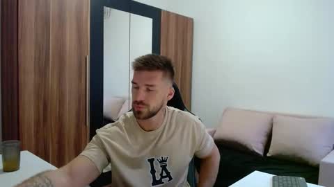 darius_94 online show from May 2026 04:20:02 AM