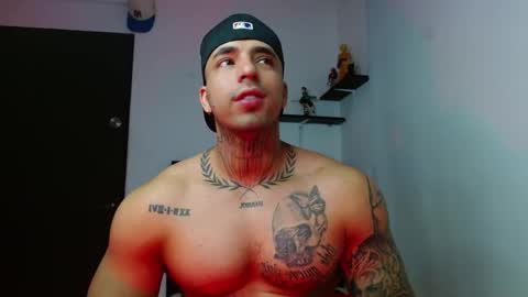 Darius Phoenix  online show from November 2025 08:00:01 PM