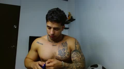 Darius Phoenix  online show from December 2025 06:34:02 PM