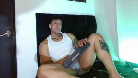Snapshot of darius_phoenix chatting on May 2026 06:02:02 PM Darius Phoenix online show from May 2026 06:02:02 PM