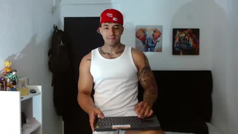 Snapshot of darius_phoenix chatting on May 2026 06:38:01 PM Darius Phoenix online show from May 2026 06:38:01 PM