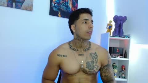 Snapshot of darius_phoenix chatting on May 2026 07:45:01 PM Darius Phoenix online show from May 2026 07:45:01 PM