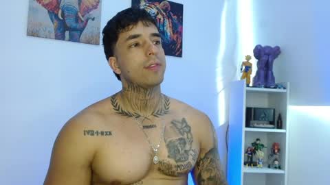 Snapshot of darius_phoenix chatting on May 2026 09:12:01 PM Darius Phoenix online show from May 2026 09:12:01 PM