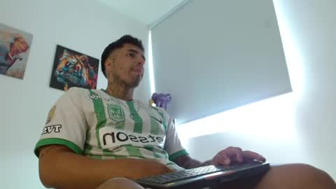 Snapshot of darius_phoenix chatting on June 2026 05:35:01 PM Darius Phoenix online show from June 2026 05:35:01 PM