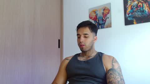Snapshot of darius_phoenix chatting on June 2026 05:23:01 PM Darius Phoenix online show from June 2026 05:23:01 PM