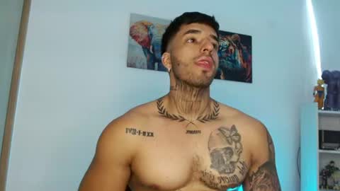 Snapshot of darius_phoenix chatting on June 2026 05:50:01 PM Darius Phoenix online show from June 2026 05:50:01 PM