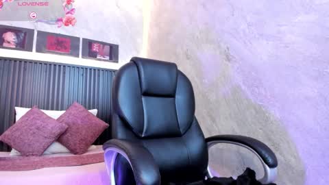 Dark online show from September 2025 12:28:02 PM