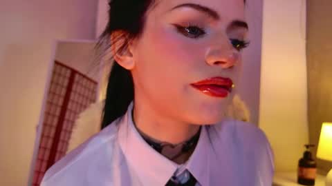 Snapshot of dark_diva chatting on June 2026 09:21:02 PM Diva online show from June 2026 09:21:02 PM