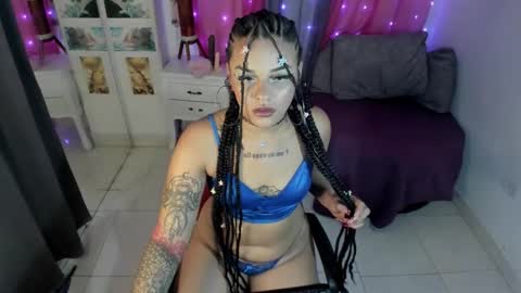 dark_flama online show from November 2025 04:51:01 PM