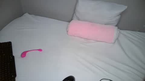 dark_lovly online show from October 2025 05:00:02 AM