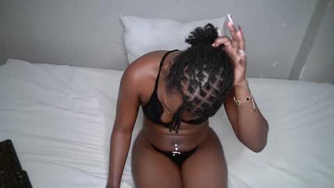 dark_lovly online show from November 2025 08:41:01 PM