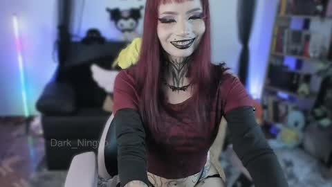 Snapshot of dark_ningyo chatting on May 2026 03:43:01 PM Dafne online show from May 2026 03:43:01 PM