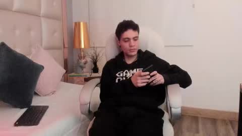 dark_sun333 online show from January 2026 01:52:01 AM