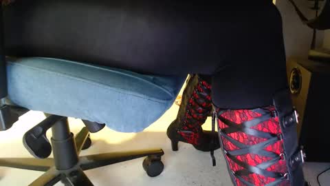 darkestme online show from February 2026 03:22:01 PM