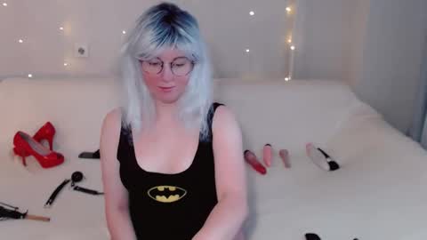 Kelly online show from November 2025 06:24:01 AM