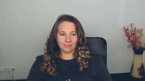 Snapshot of darklure_ chatting on September 2025 02:06:01 PM Anna online show from September 2025 02:06:01 PM