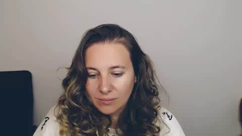 Snapshot of darklure_ chatting on September 2025 04:38:02 AM Anna online show from September 2025 04:38:02 AM