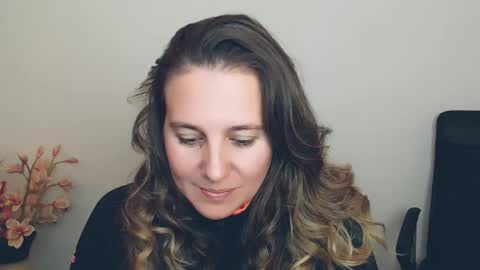 Snapshot of darklure_ chatting on October 2025 09:22:01 PM Anna online show from October 2025 09:22:01 PM