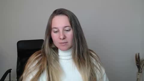 Snapshot of darklure_ chatting on October 2025 10:22:01 PM Anna online show from October 2025 10:22:01 PM