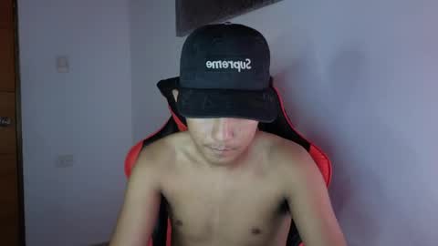 Snapshot of darknigthx chatting on April 2026 02:11:01 AM darknigthx online show from April 2026 02:11:01 AM