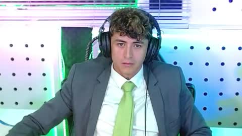 DARKO0717 online show from October 2025 06:53:02 PM